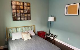 Chilled Pad 2 Blocks From The French Quarters